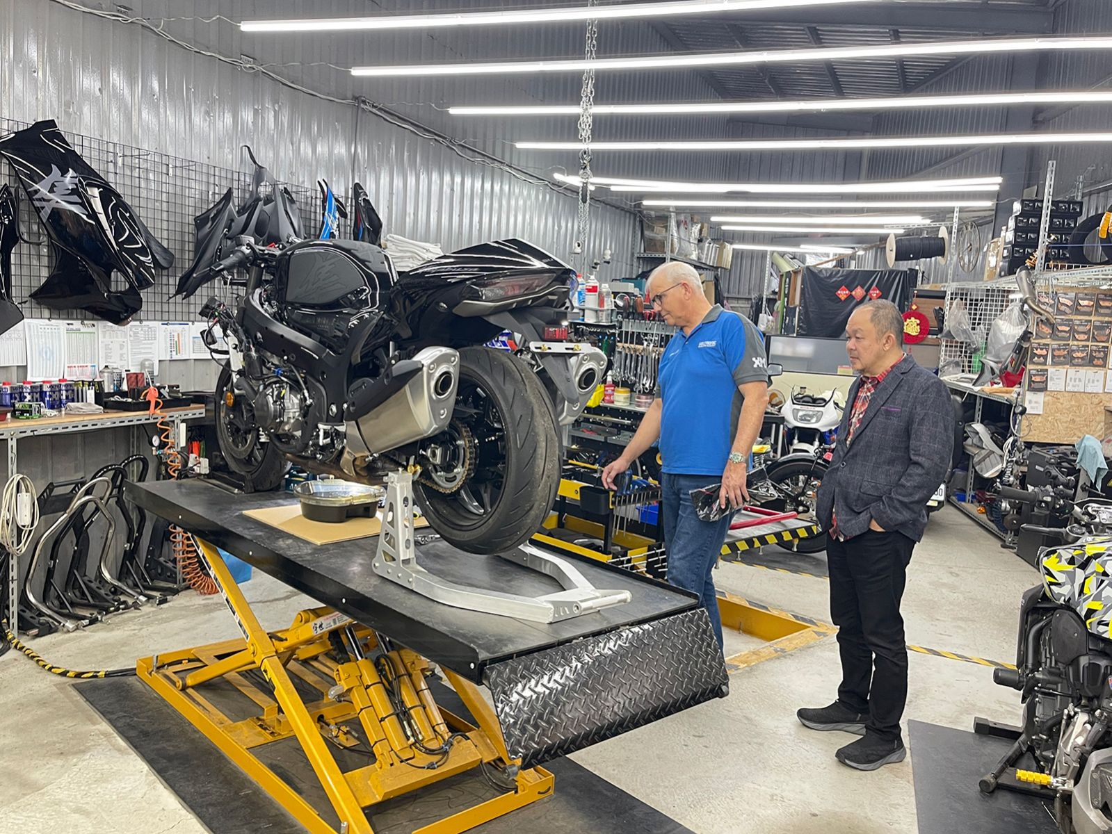 高層團隊與德遠重機交流現場